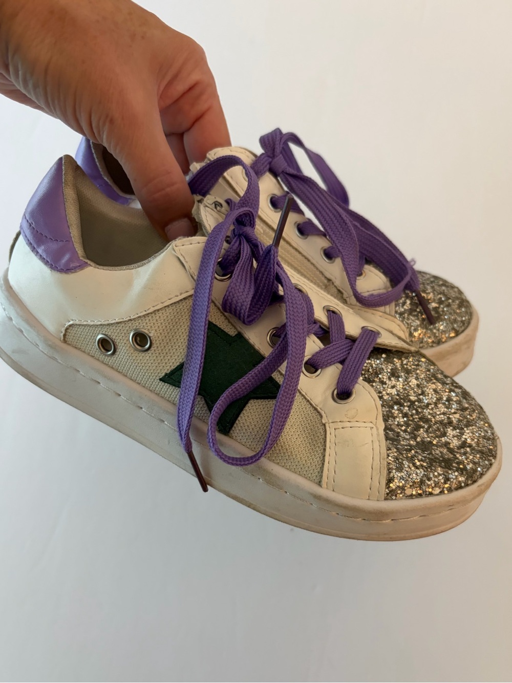 Lola and the Boys Girls' Chicago Girl Sneakers Glitter Toes Green Star Size 1Y